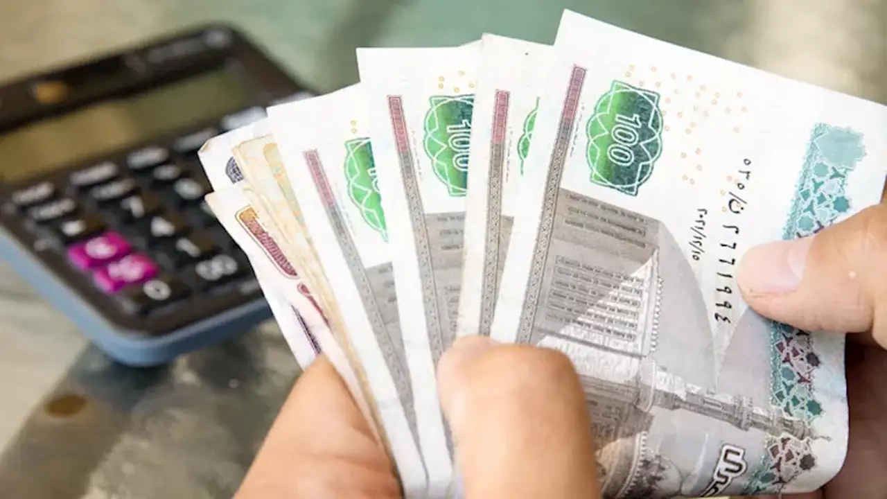 مدرسة التجمع تثير الجدل مجددًا.. استغلال بيانات أولياء الأمور في قروض تعليمية
