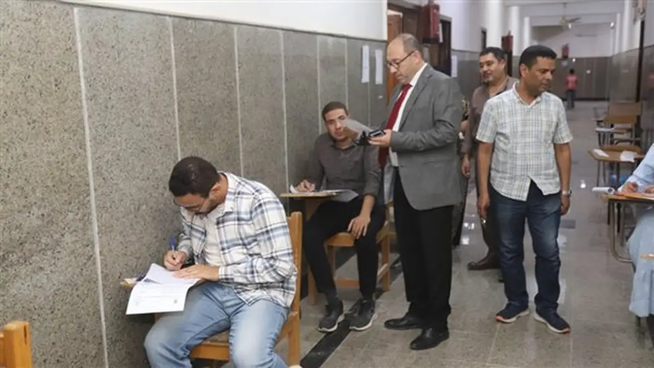 جامعة قنا: تخرج 107 باحثين من دورة التحول الرقمي