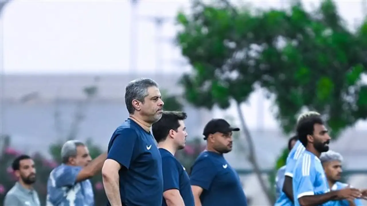 جلسة معتمد جمال مع لاعبي الزمالك قبيل مواجهة البنك الأهلي