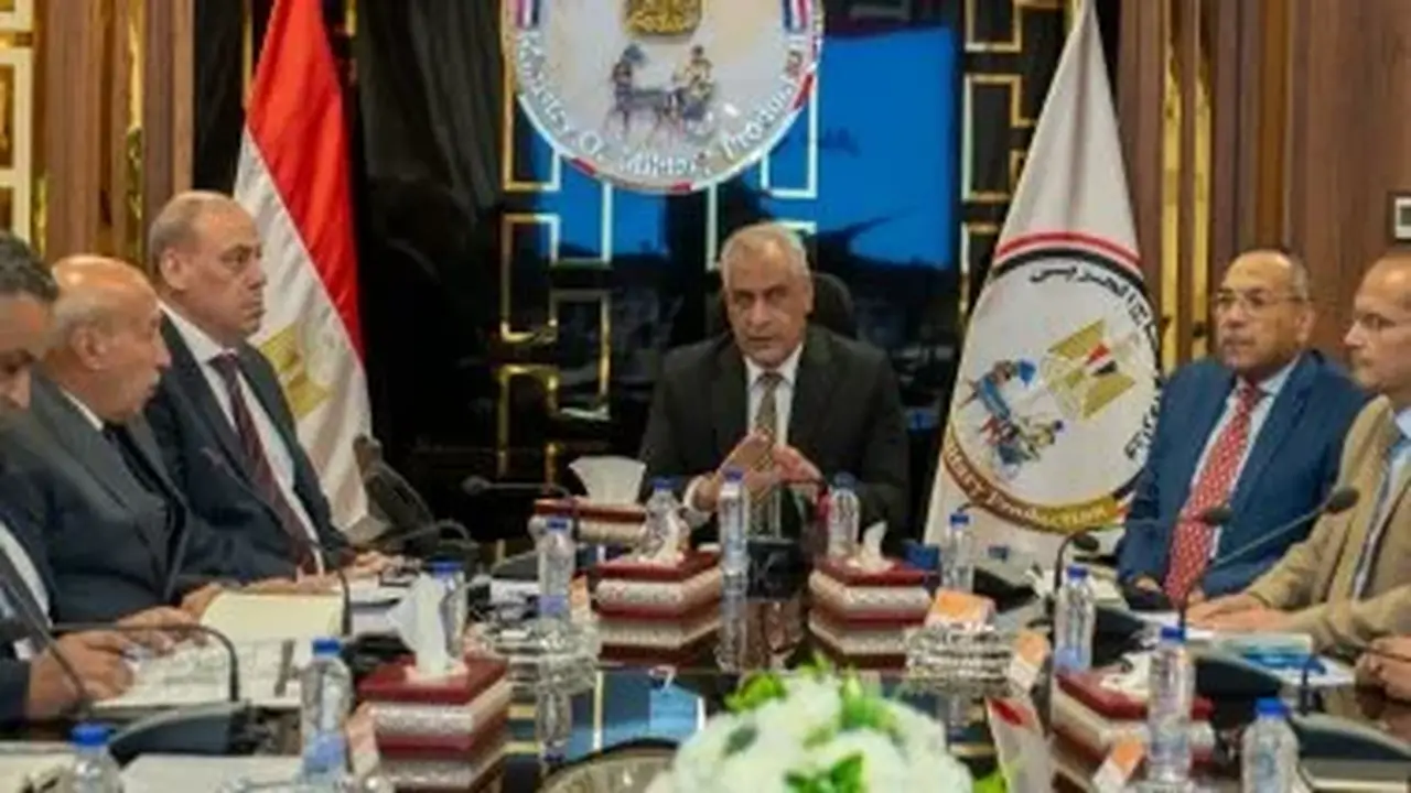 وزير الإنتاج الحربي يتابع خطط تطوير شركات الذخائر