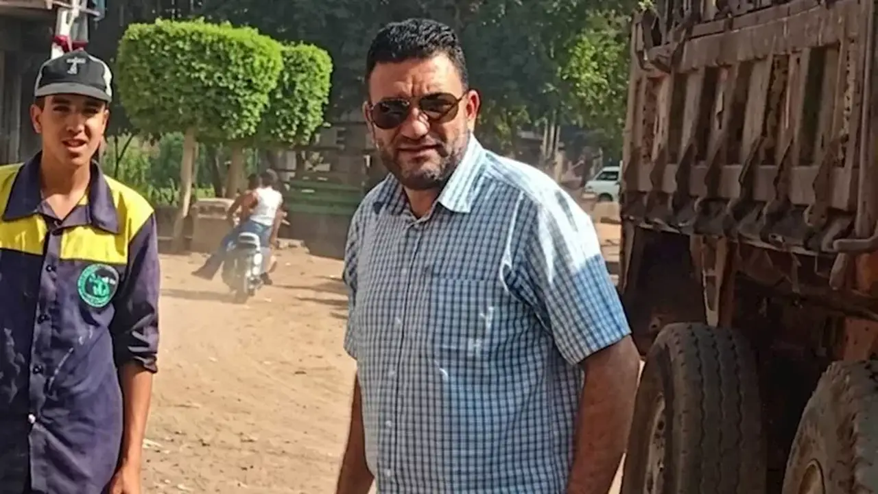 سائق جرار زراعي يصدم نائب رئيس حي شرق شبين الكوم ويتسبب بكسر في ذراعه