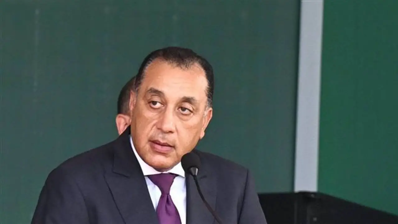 رئيس الوزراء يعود إلى القاهرة بعد افتتاح مشروع سد “جوليوس نيريري” في تنزانيا