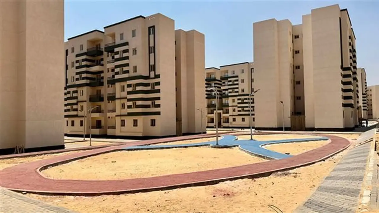 رئيس جهاز مدينة العبور الجديدة يتفقد إنجازات الطرق والمرافق وسكن كل المصريين