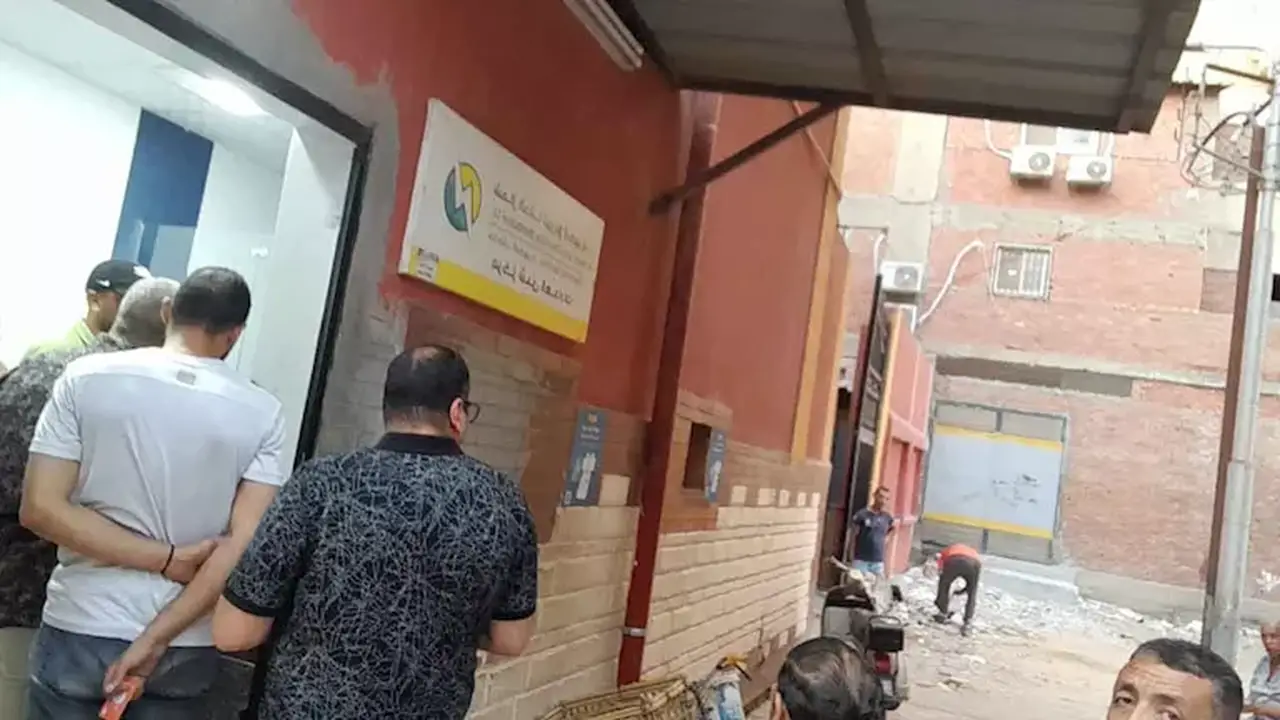 رئيس شركة شمال الدلتا للكهرباء: الزحام في أول الشهر بسبب الإقبال الكبير وعطل الشحن تم إصلاحه سريعًا