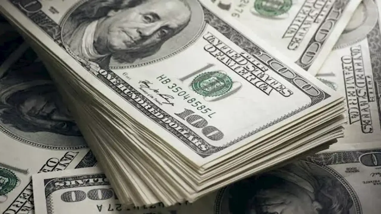 سعر الدولار يتراجع مقابل الجنيه خلال منتصف تعاملات الأحد