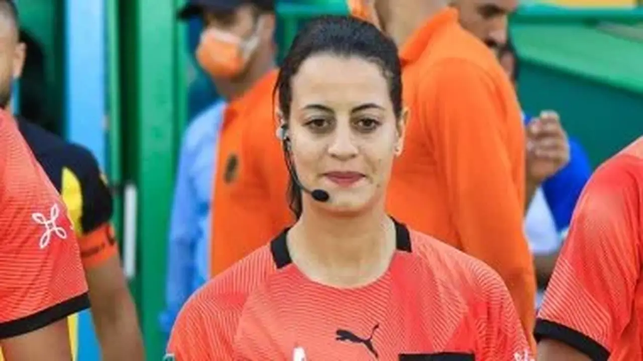 شاهندا المغربي ويارا عاطف يقودان تحكيم مباراة غانا والكاميرون