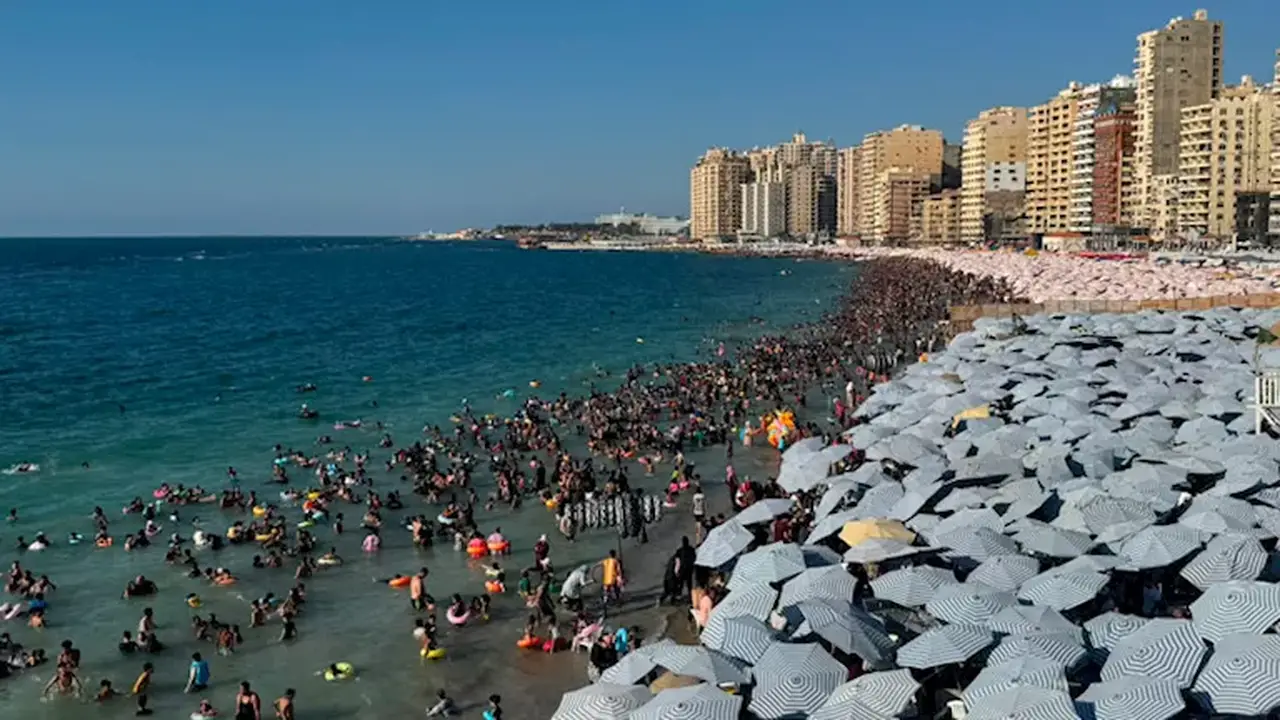 توقعات الطقس ليوم الاثنين: حرارة ورطوبة مرتفعة مع شبورة ورياح في بعض المناطق