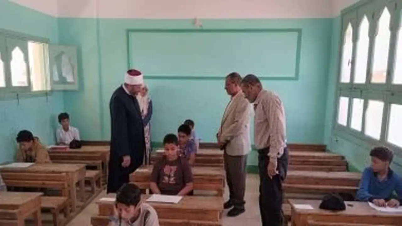 طلاب الأزهر يؤدون امتحانات الدور الثاني في أصول الدين والدراسات الاجتماعية
