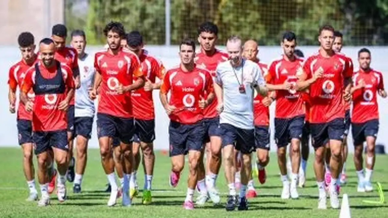 عموتة يضع اللمسات الأخيرة لخطة الأهلي قبل مواجهة الشرقية إنبي في انطلاق الدوري