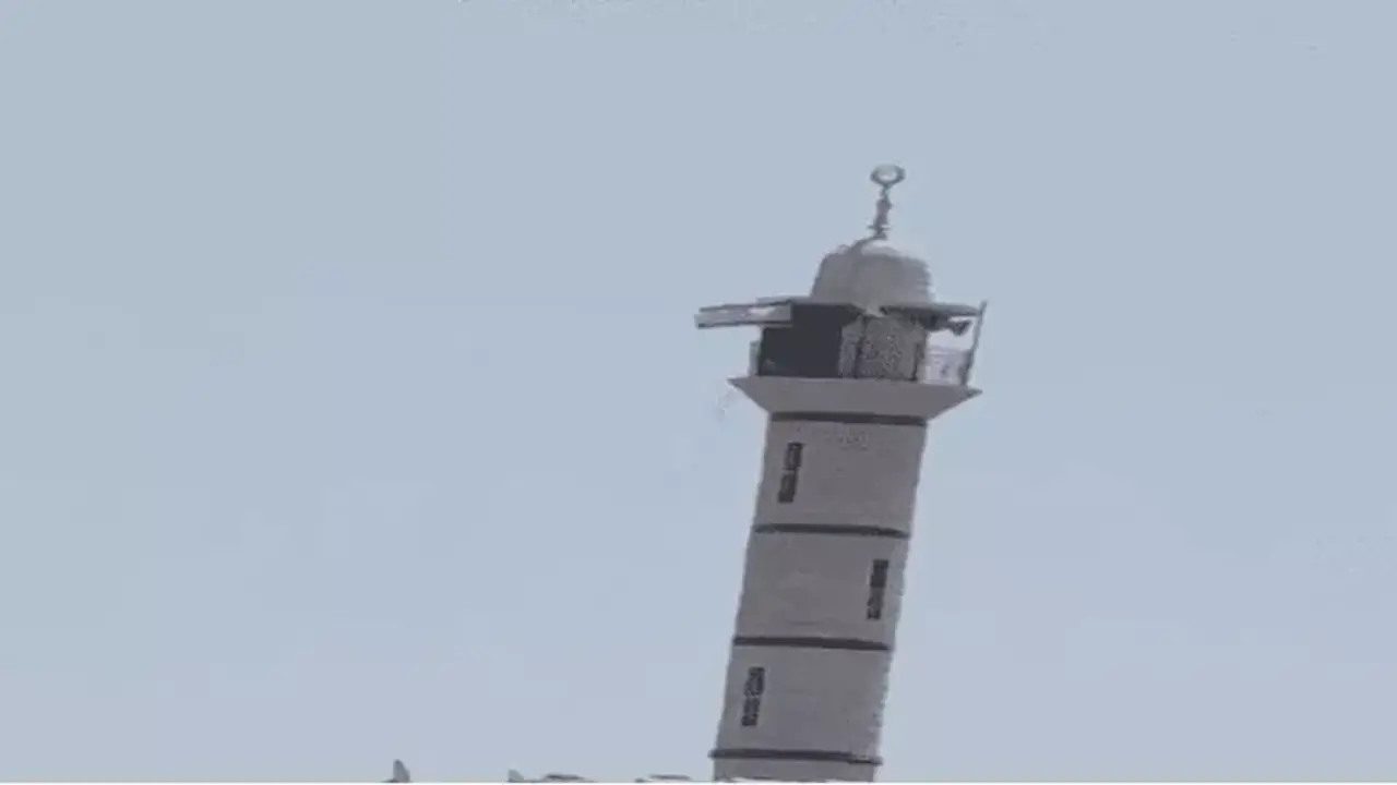 إسرائيل ترفع علمها فوق مئذنة مسجد أبو عبيدة في طولكرم وسط استنكار فلسطيني