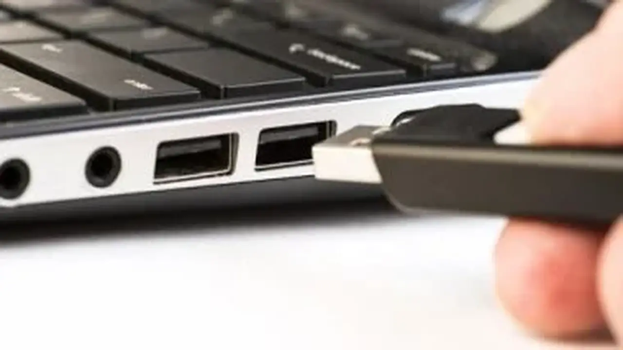 خطوات أساسية لحماية بياناتك قبل التخلص من فلاشة USB القديمة