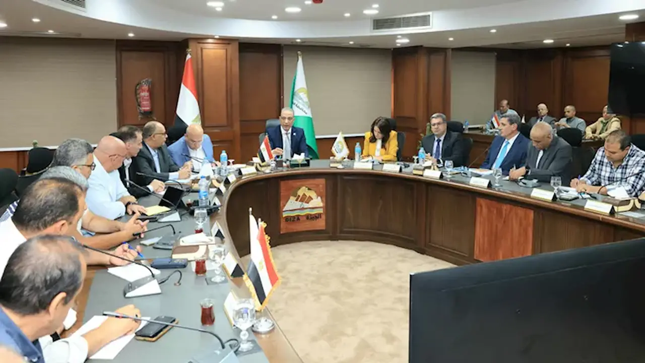 محافظ الجيزة يؤكد على تسريع تقنين أراضي الدولة وإنهاء 777 طلبًا متبقيًا