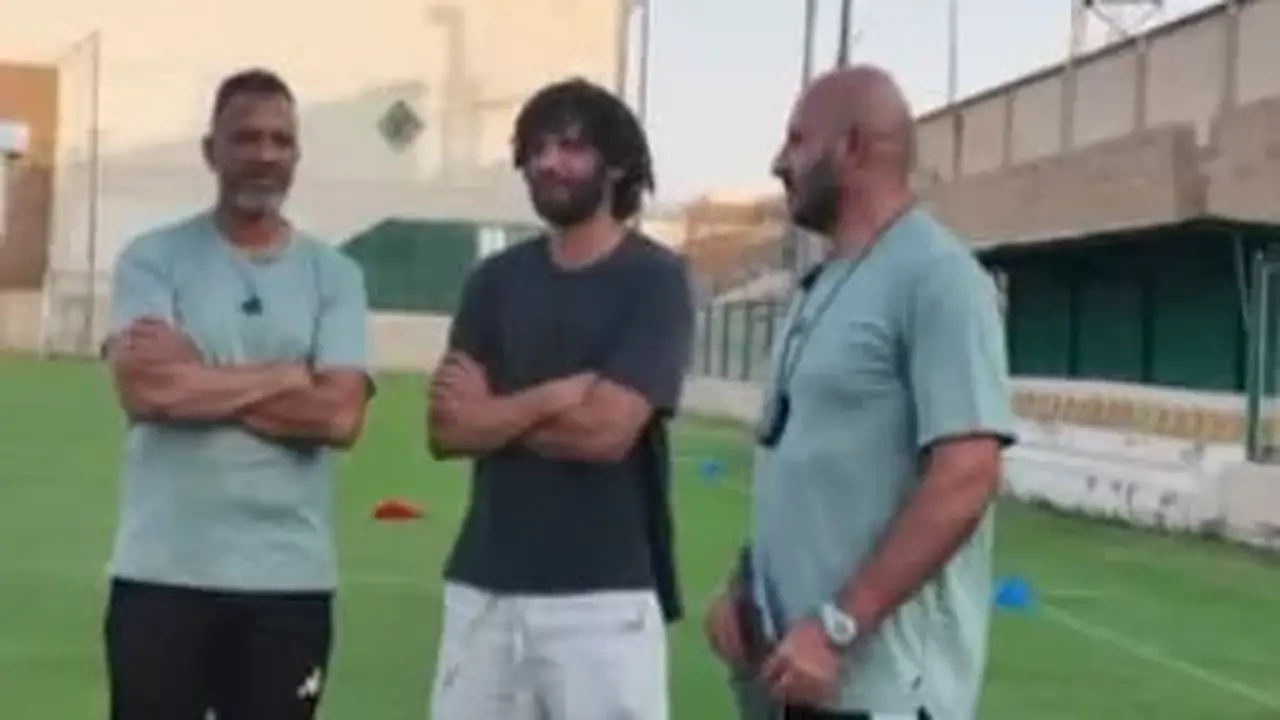 محمد النني يزور نادي المقاولون العرب ويتابع تدريبات الفريق