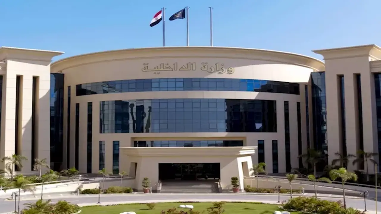 مصرع عنصر إجرامي وضبط آخر.. الداخلية تنجح في إحباط محاولة لجلب أسلحة غير مرخصة في سوهاج