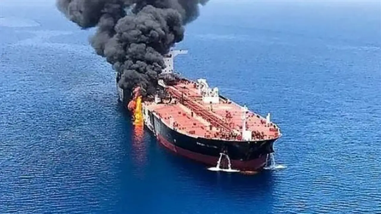 هيئة بحرية بريطانية: تضرر ناقلة نفط بمقذوف مجهول قبالة سواحل عمان