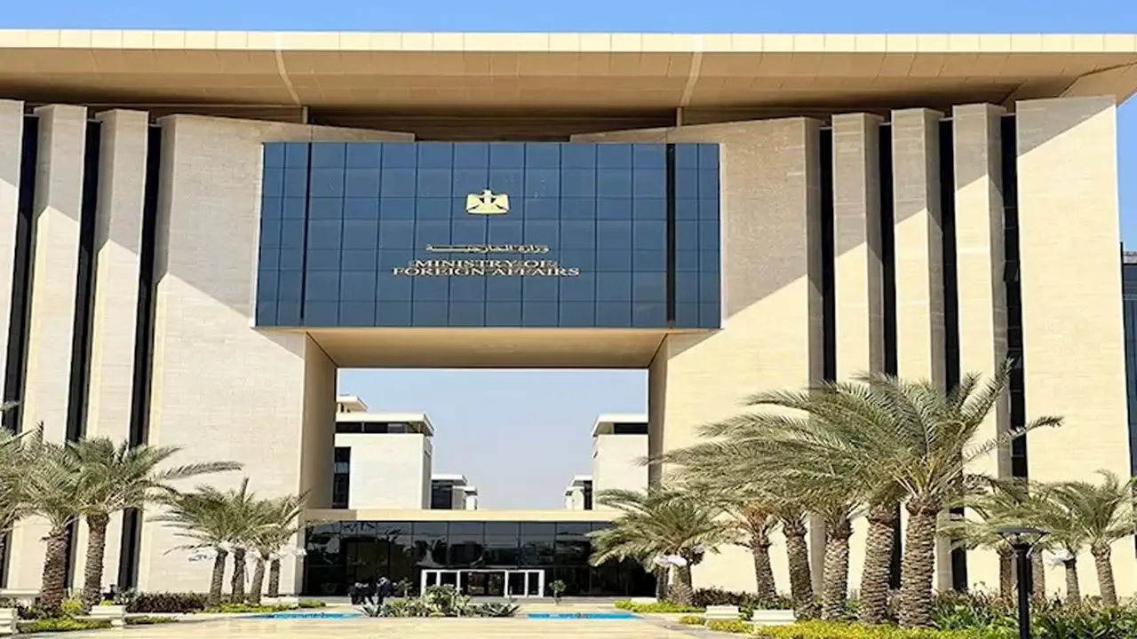 وزير الخارجية المصري يتباحث مع نظيره الكويتي حول التطورات الإقليمية والدولية