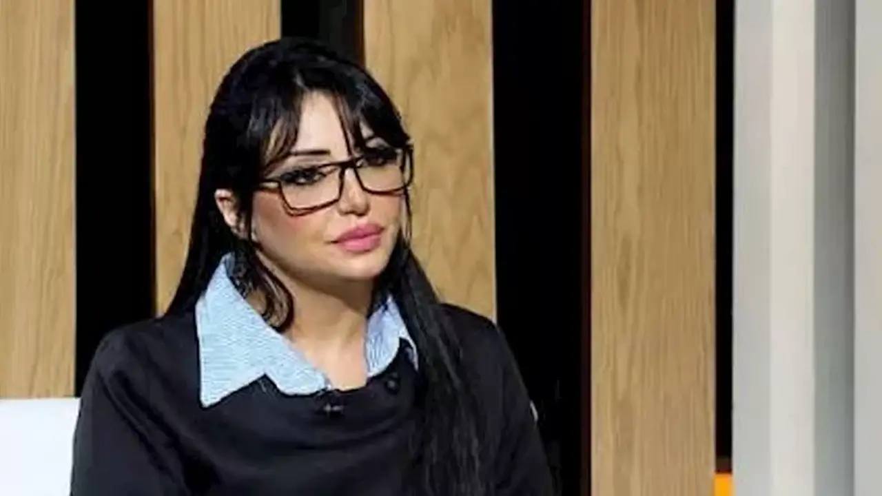 الإعلامية دينا المصري تعلق على إيقاف برنامجها بسبب الجدل حول الأذان