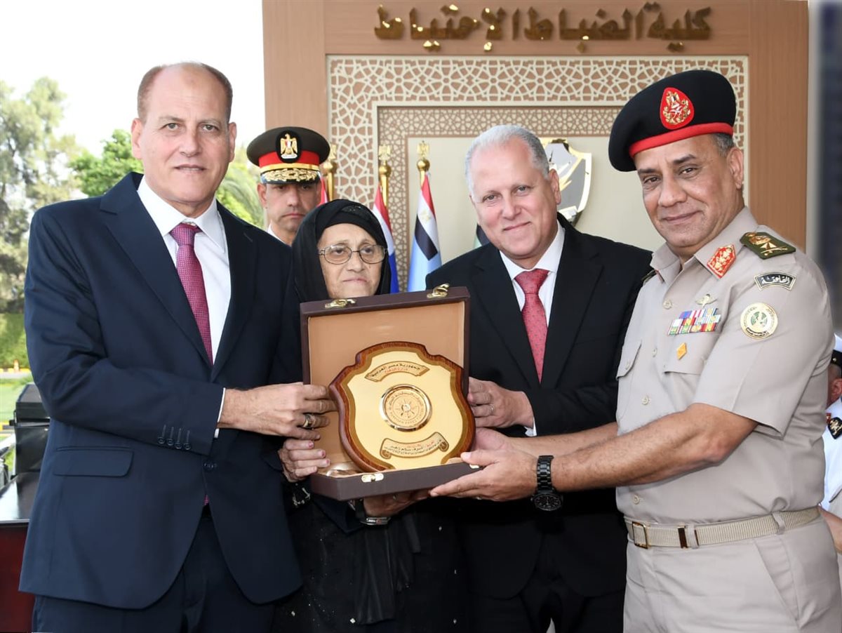 وزير الدفاع يشهد تخرج الدفعة 170 من كلية الضباط الاحتياط 9