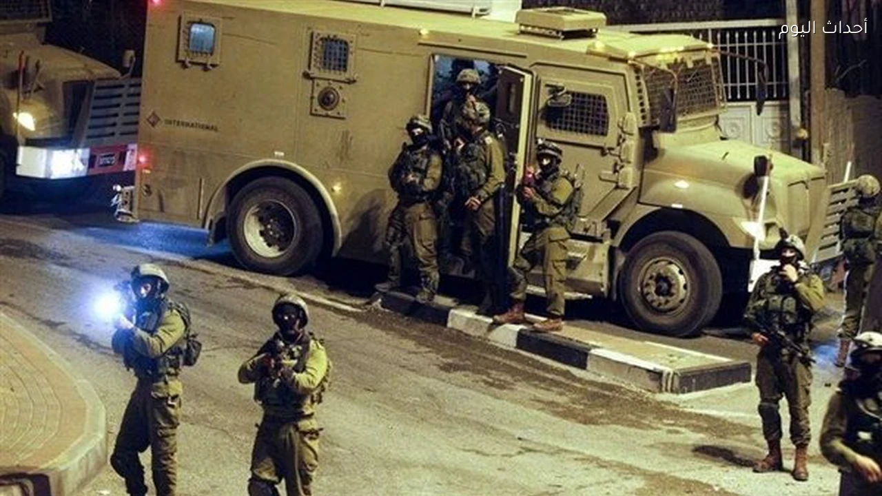 قوات الاحتلال تقتحم كفر قدوم وتنفذ مداهمات في الضفة الغربية