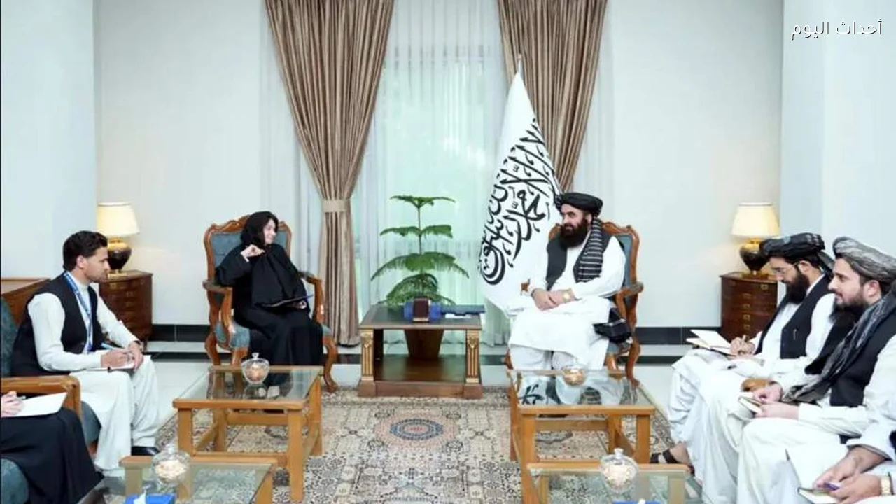 متقي يؤكد على حماية المدنيين خلال لقاء مع دي كارلو